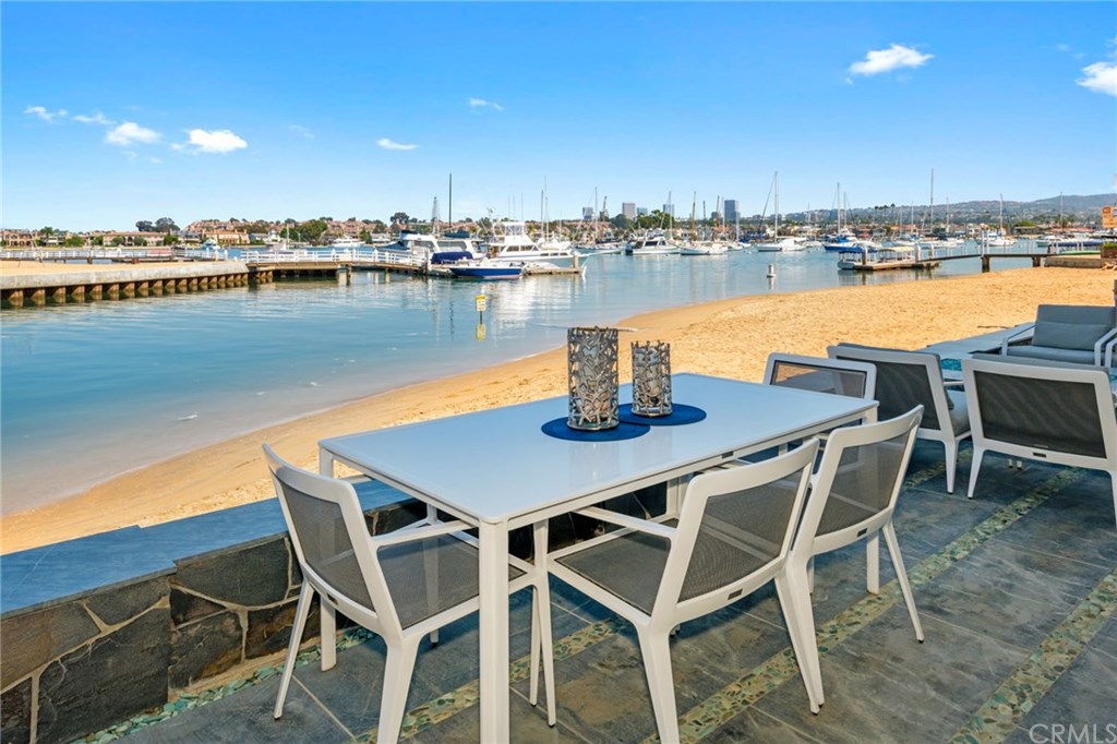 121 Edgewater Place Newport Beach, CA 92661 - Photo 19 of 75