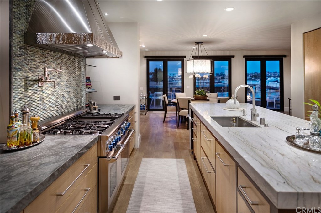 121 Edgewater Place Newport Beach, CA 92661 - Photo 26 of 75