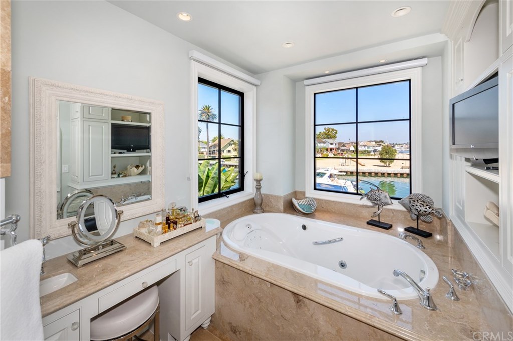 121 Edgewater Place Newport Beach, CA 92661 - Photo 33 of 75