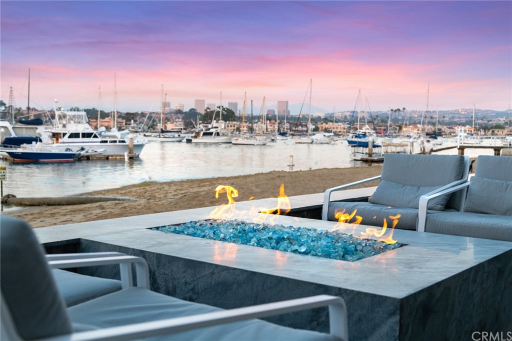 121 Edgewater Place Newport Beach, CA 92661 - Photo 10 of 75