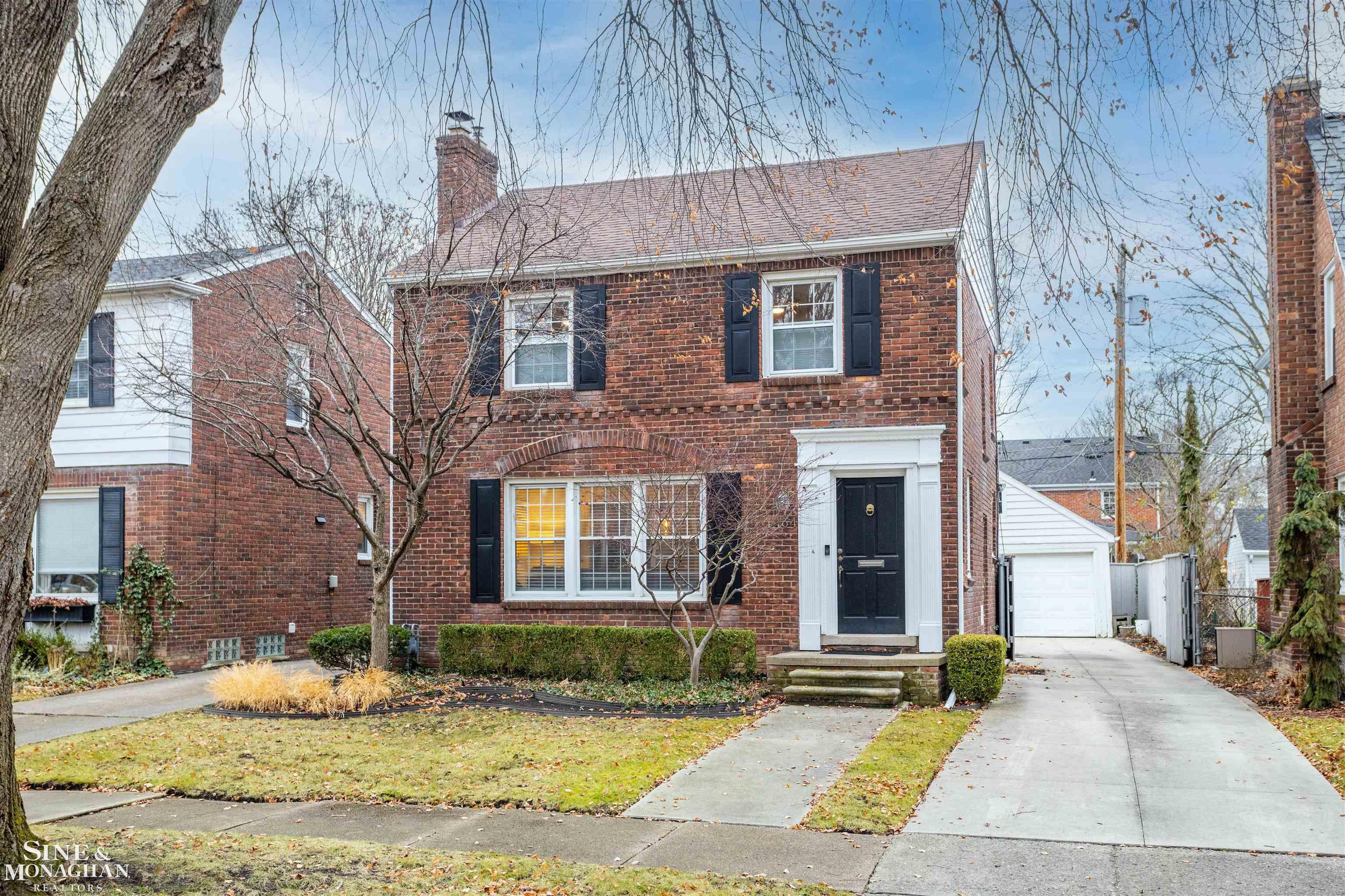 454 Cloverly Road Grosse Pointe Farms, MI 48236 - Photo 1 of 38