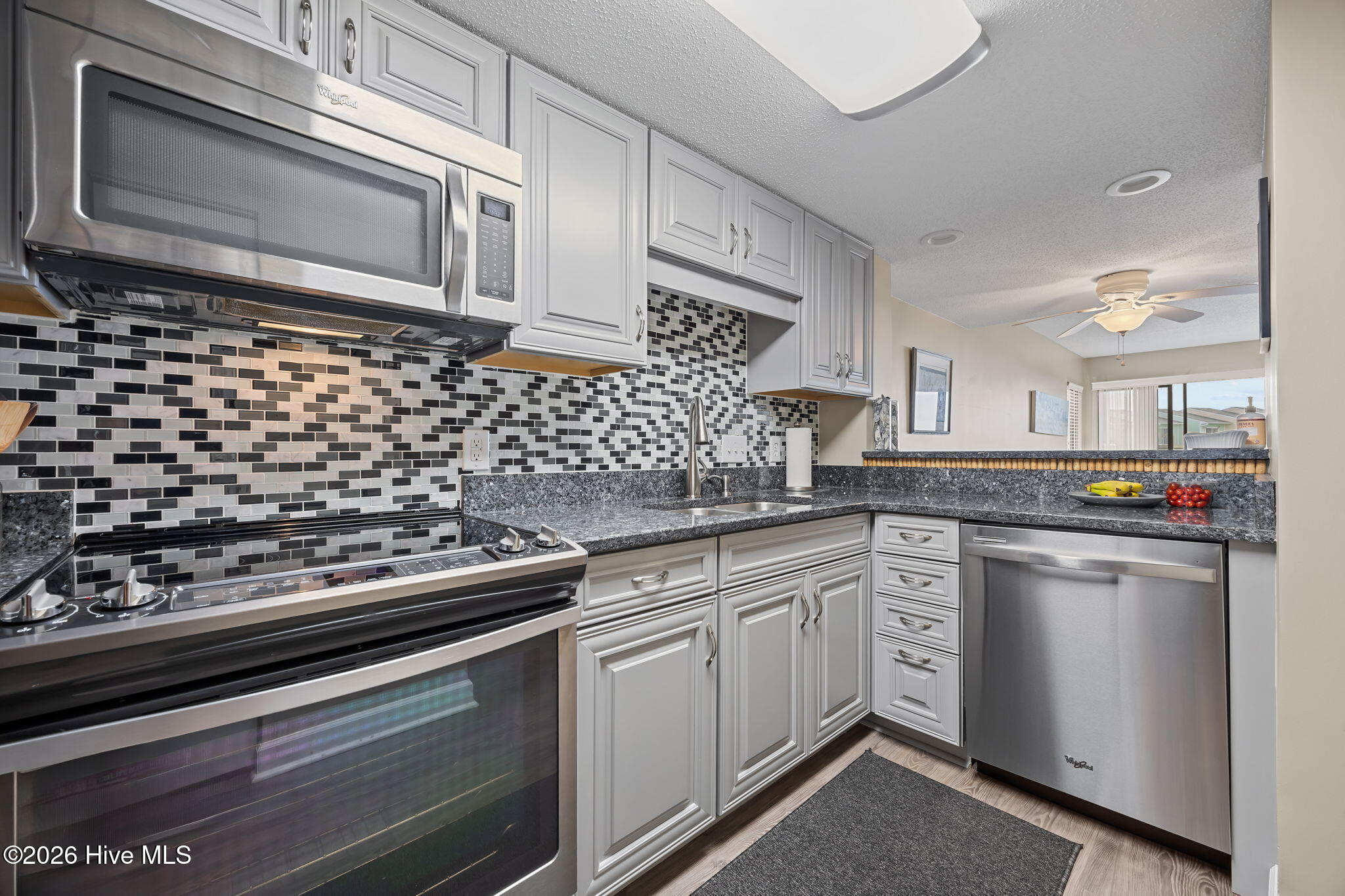 8801 Reed Drive, Unit 112 Emerald Isle, NC 28594 - Photo 9 of 30 Kitchen