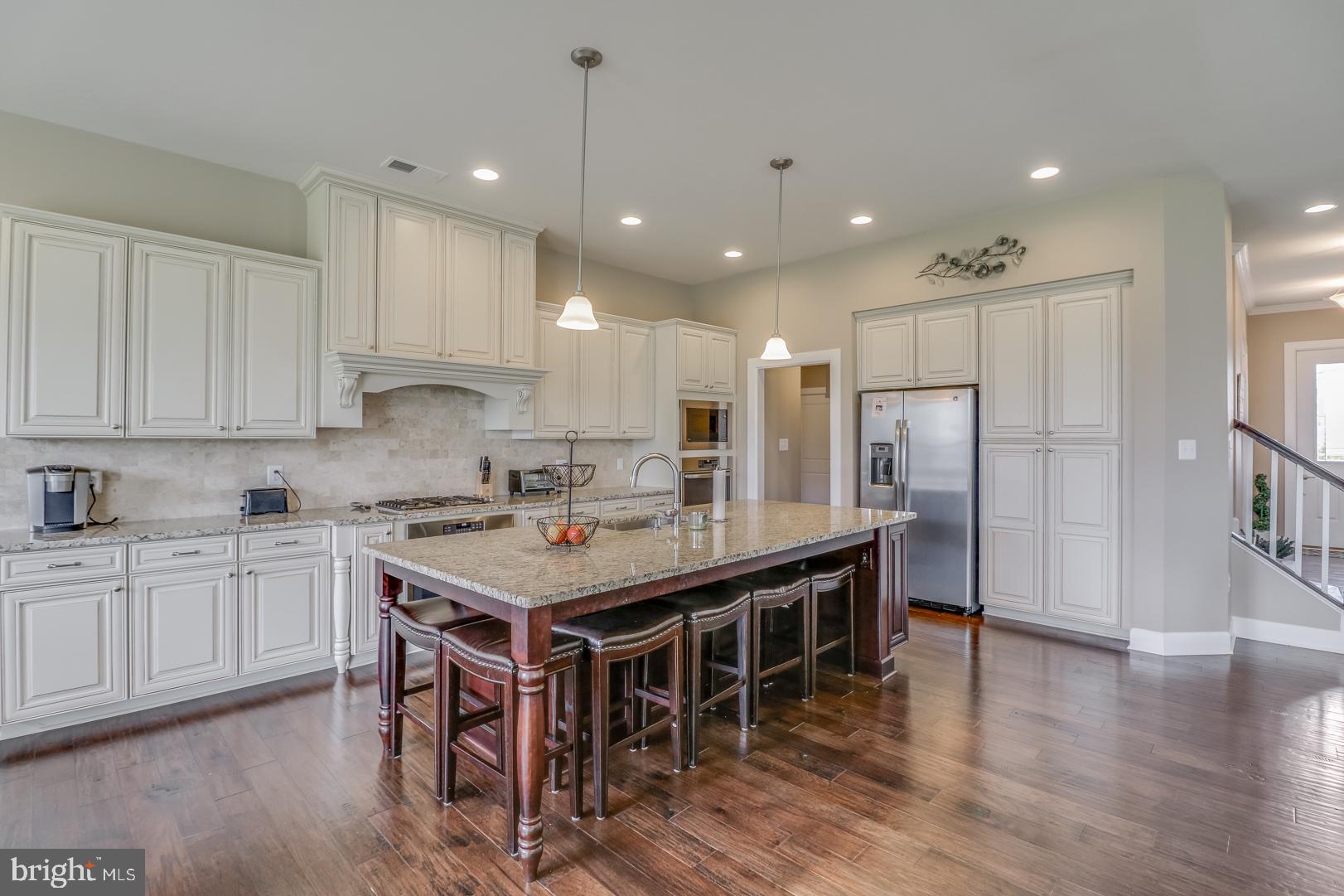 25372 Robin Tree Lane Ocean View, DE 19970 - Photo 5 of 61 Island Seating for 6