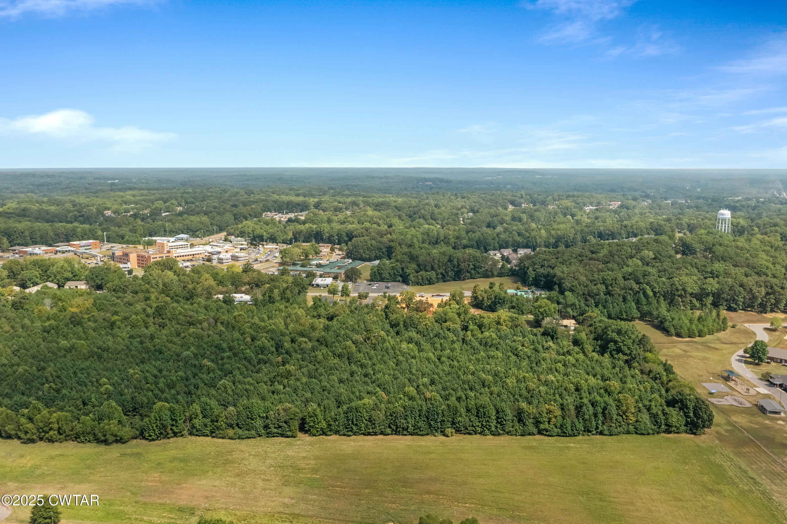 1045 Manley Street Paris, TN 38242 - Photo 7 of 14 a view of a city with an ocean