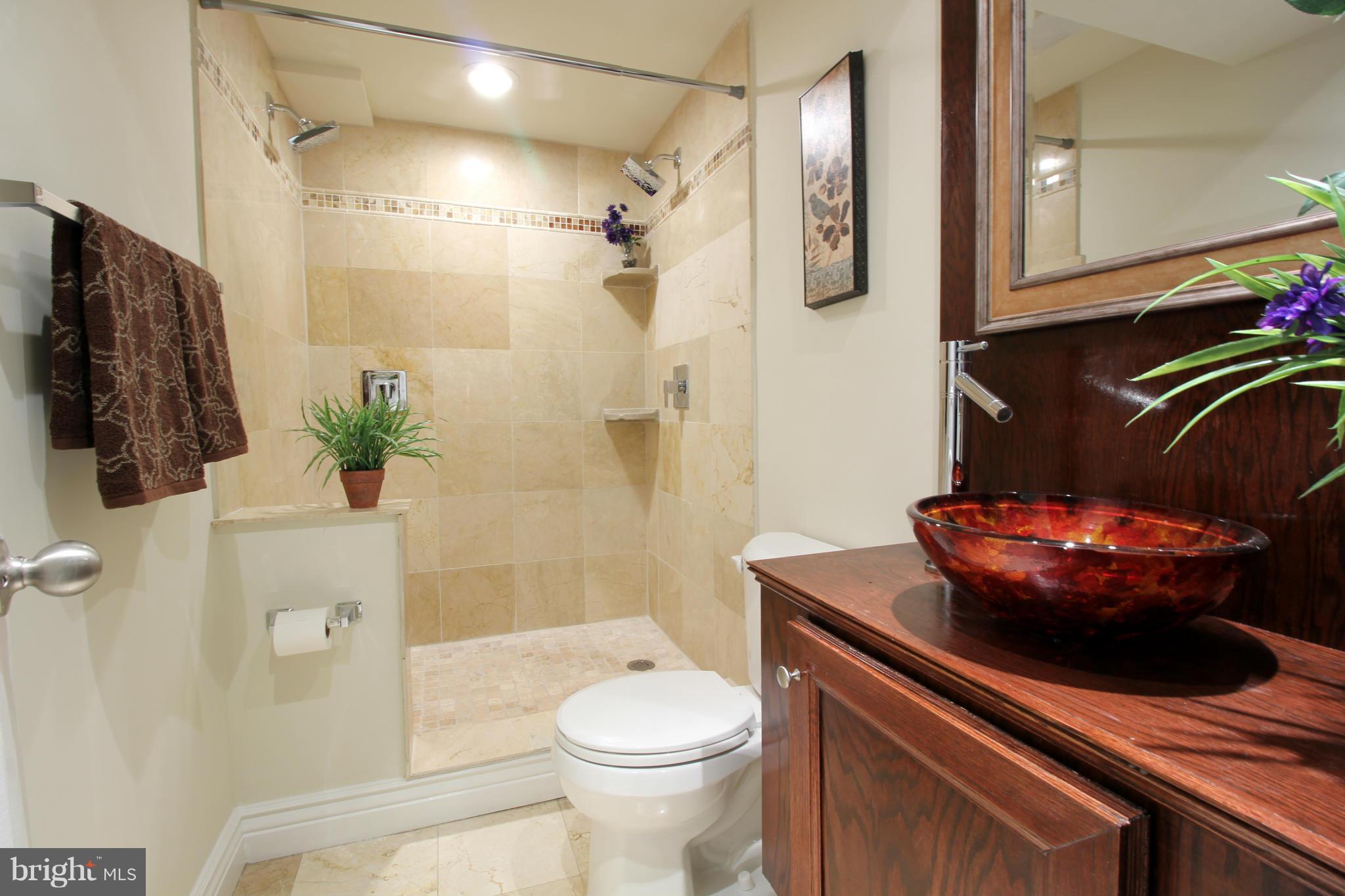106 Green Valley Road Arnold, MD 21012 - Photo 3 of 27 Bath