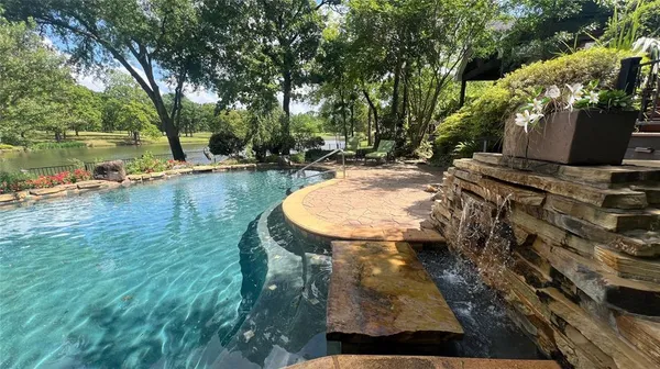 $1,375,000 | 224 Colonial Drive, Mabank, TX 75156