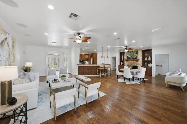 $1,375,000 | 224 Colonial Drive, Mabank, TX 75156