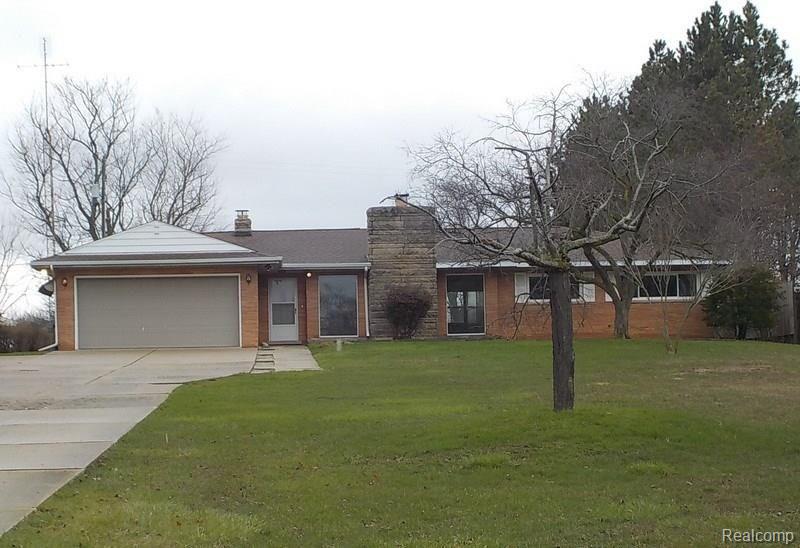 7162 Miller Road Swartz Creek, MI 48473 - Photo 1 of 11 DSCN4624.JPG