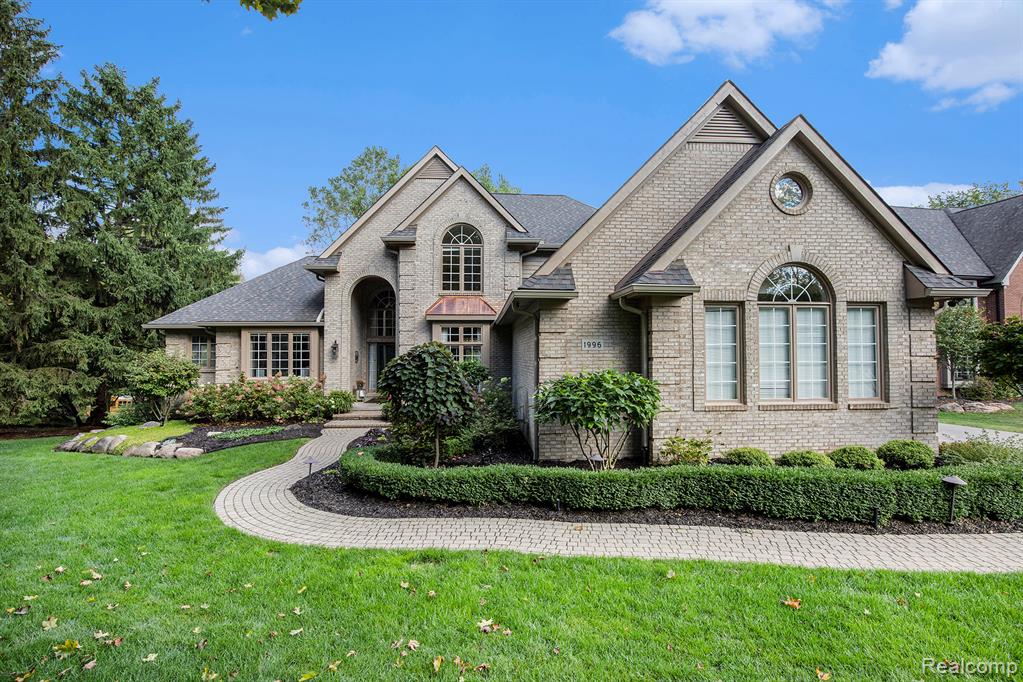1996 Tall Oaks Boulevard Rochester Hills, MI 48306 - Photo 2 of 44