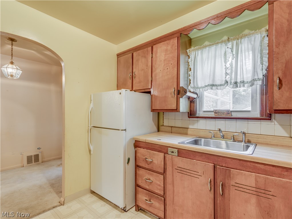 878 Greyton Road Cleveland, OH 44112 - Photo 11 of 29 Gallery Image 11