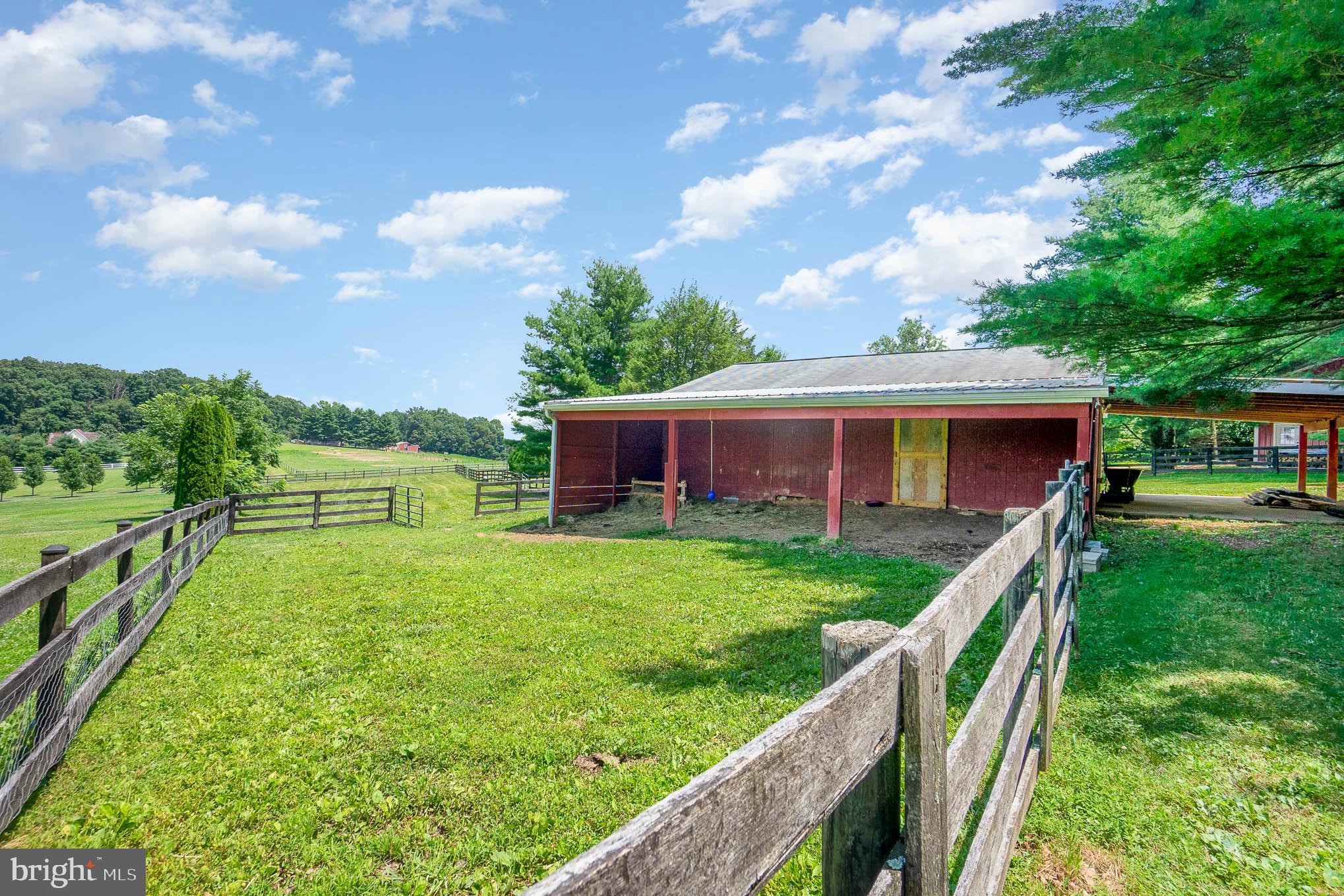 5002 West Heaps Road Pylesville, MD 21132 - Photo 34 of 52 Attached run-in shed