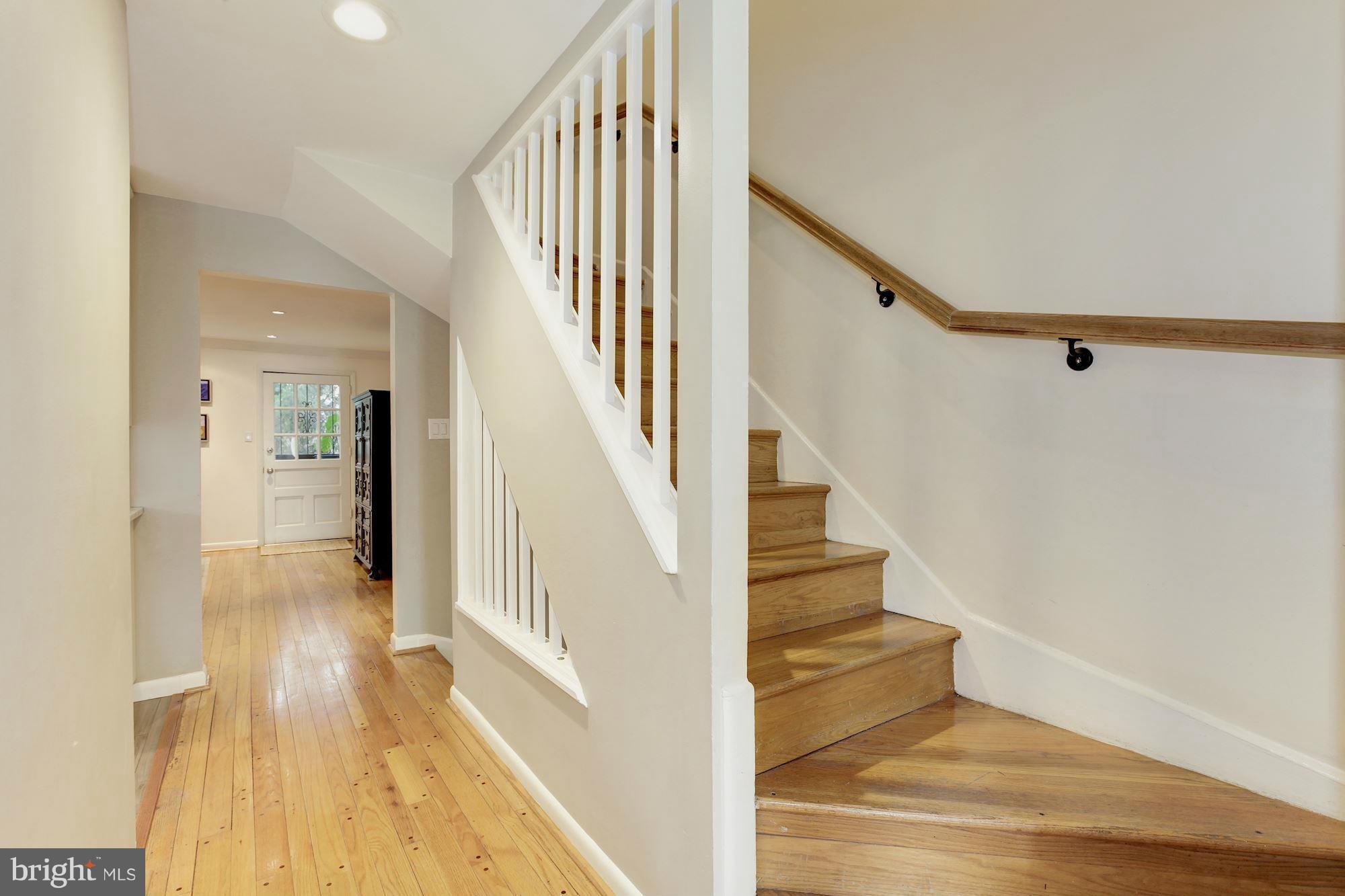 2112 Military Road Arlington, VA 22207 - Photo 15 of 30 Interior (General) - Hall