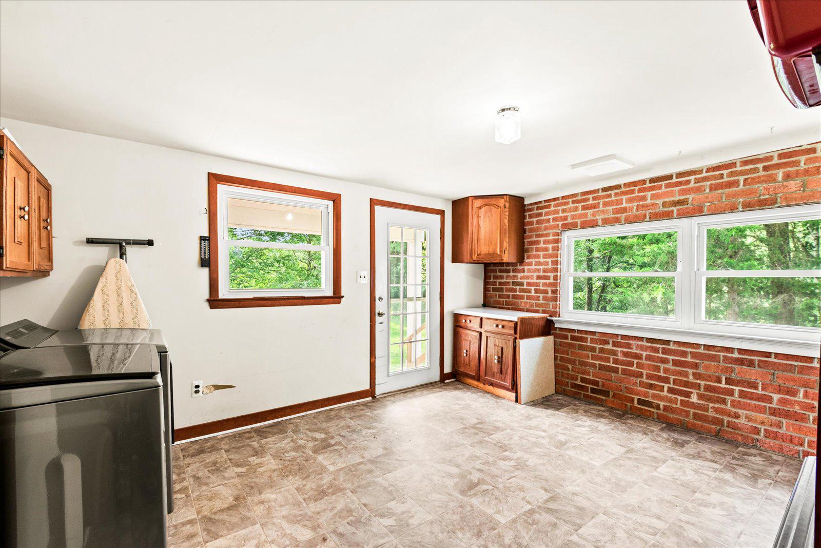 31934 Indiantown Road Locust Grove, VA 22508 - Photo 23 of 84 Laundry room exits to back patio