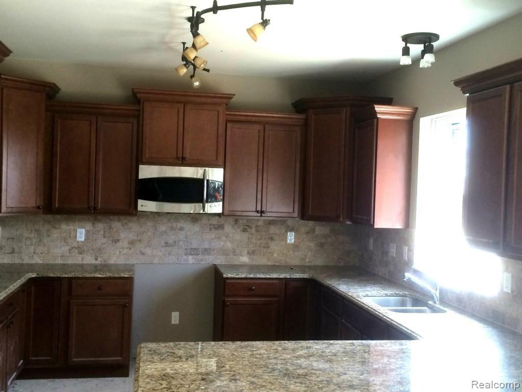 3118 Harrison Avenue Rochester, MI 48307 - Photo 4 of 9 Hartline Kitch.jpg