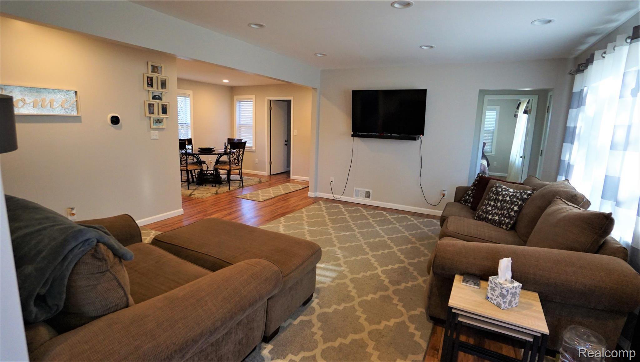 29650 Five Mile Road Livonia, MI 48154 - Photo 15 of 34 DSC05053.JPG