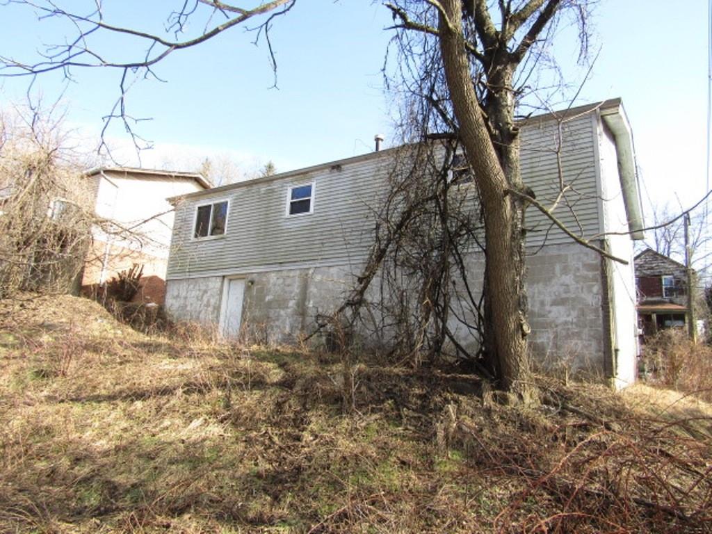 1209 Roy Street Braddock, PA 15104 - Photo 5 of 33