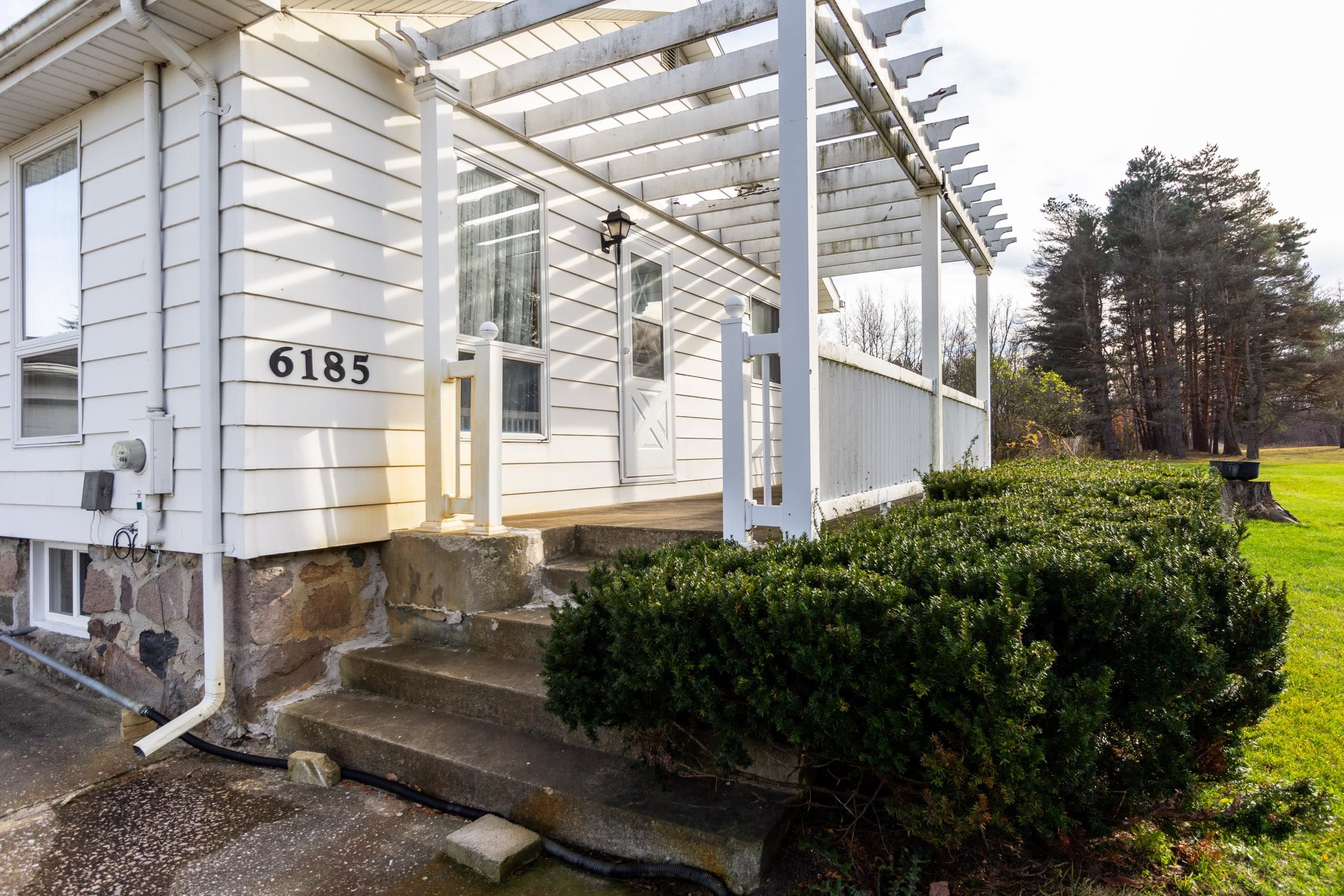 6185 Leix Road Mayville, MI 48744 - Photo 4 of 59 50161572-588b3f6a-5c34-4d83-a414-cd07d8e17894.JPG
