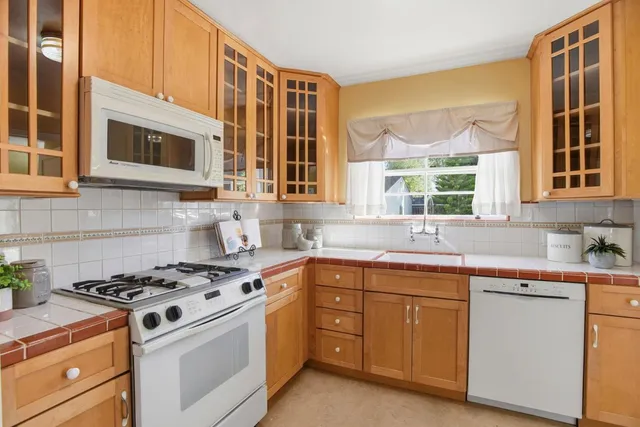 $2,899,000 | 884 Warren Way, Palo Alto, CA 94303