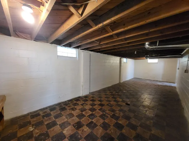 $170,000 | 9648 Nathaline Avenue, Redford, MI 48239