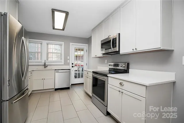 $2,795 | 1418 Kenilworth Avenue, Charlotte, NC 28203