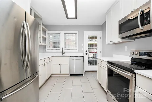 $2,795 | 1418 Kenilworth Avenue, Charlotte, NC 28203