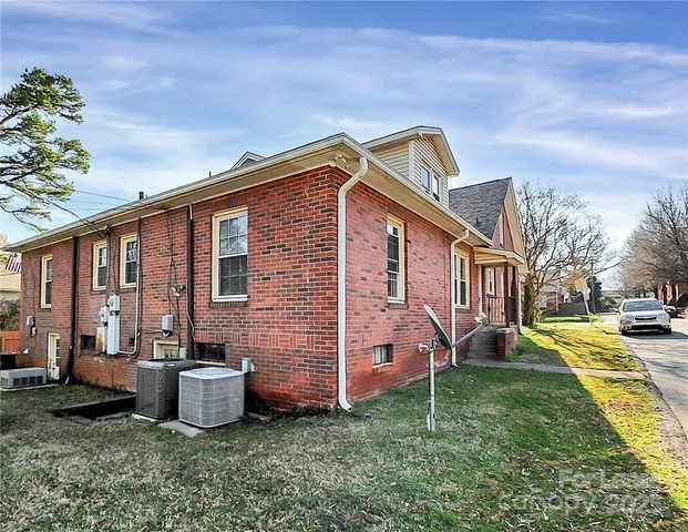 $2,795 | 1418 Kenilworth Avenue, Charlotte, NC 28203