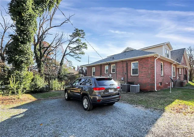 $2,795 | 1418 Kenilworth Avenue, Charlotte, NC 28203