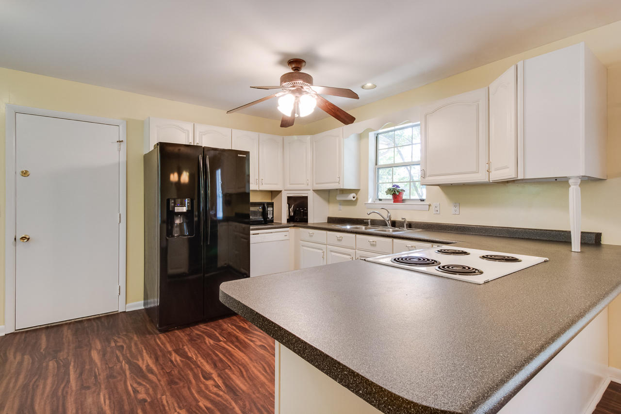 11220 McGhee Road Apison, TN 37302 - Photo 6 of 21 11220 McGhee Apison, TN 37302 - 06
