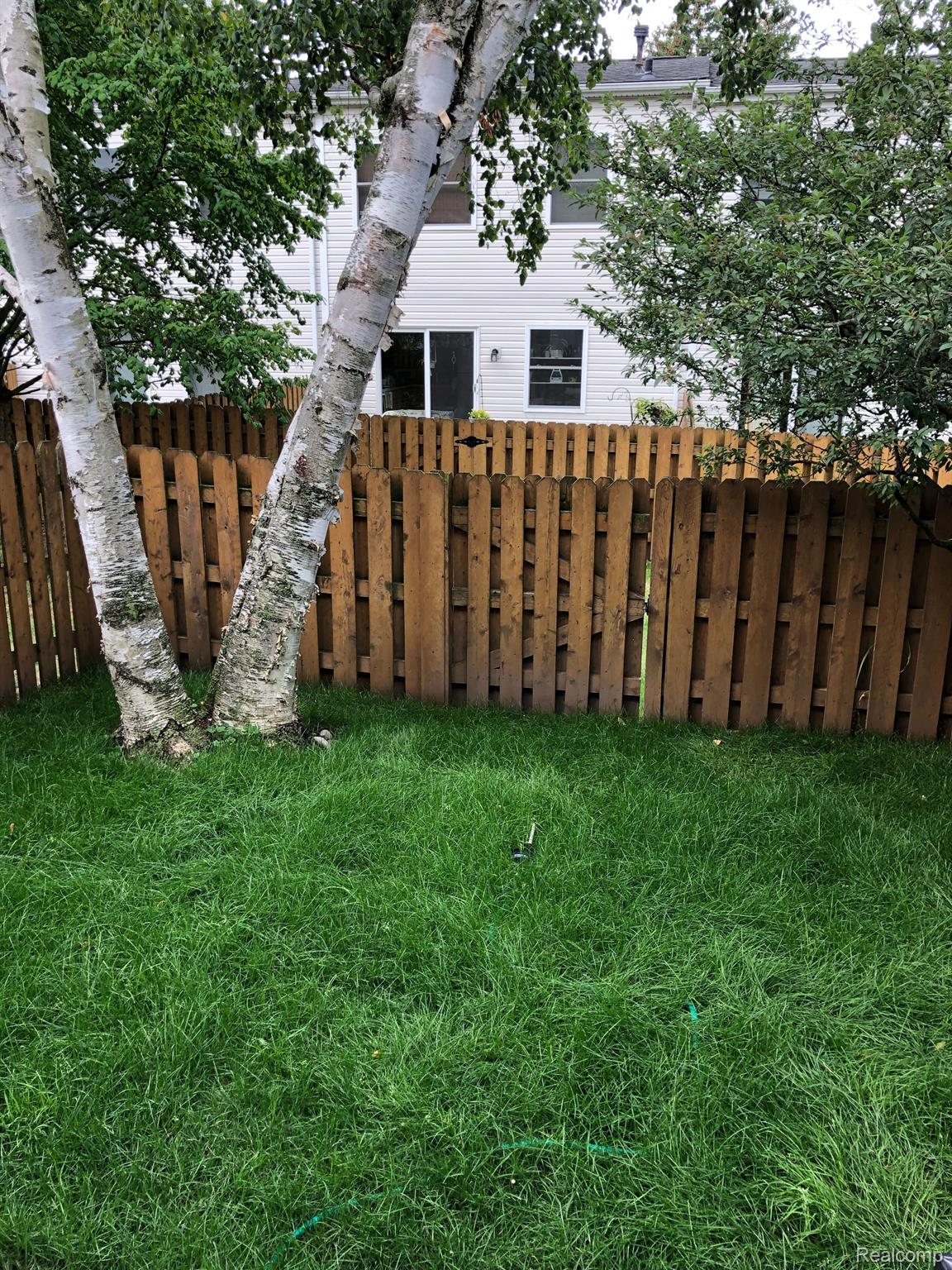1161 Marquette Court Rochester, MI 48307 - Photo 30 of 34 Gorgeous NEW Sod!!
