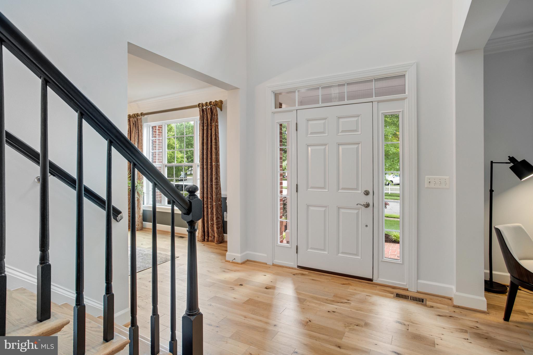 16340 Sandy Ridge Court Woodbridge, VA 22191 - Photo 4 of 60 Gallery Image 4