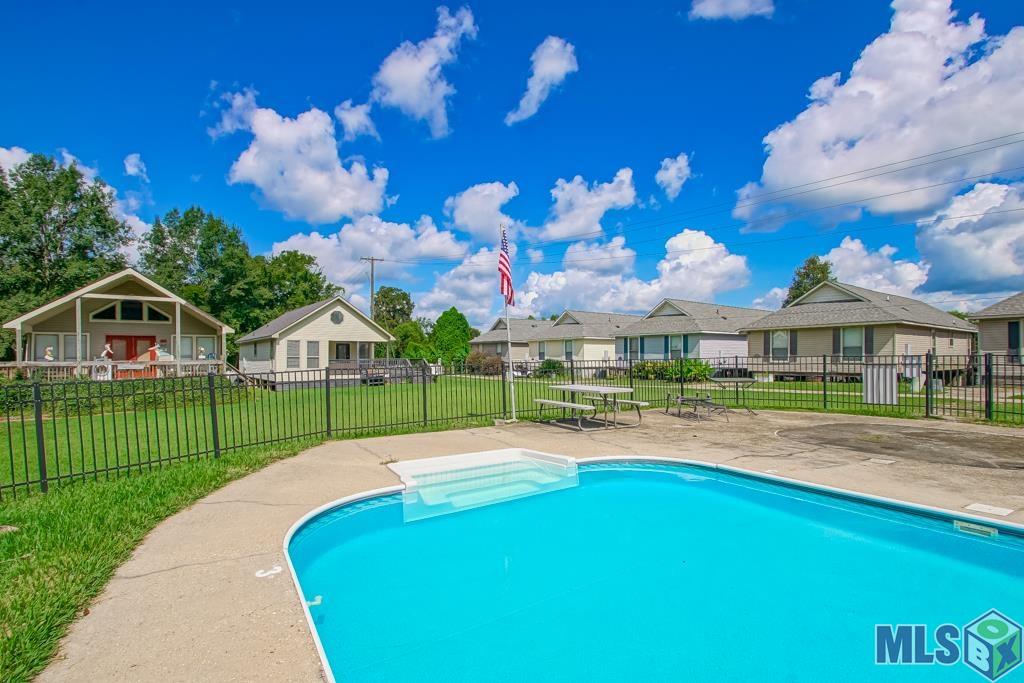 20878 Diversion Canal Road, Unit 1 St. Amant, LA 70774 - Photo 18 of 34 Sparkling Pool