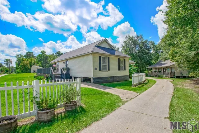 $154,900 | 20878 Diversion Canal Road, Unit 1, St. Amant, LA 70774