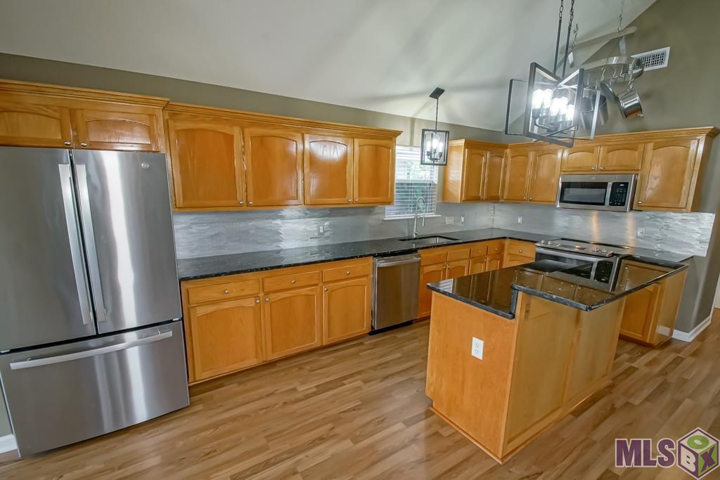 20878 Diversion Canal Road, Unit 1 St. Amant, LA 70774 - Photo 4 of 34 All Stainless Appliances