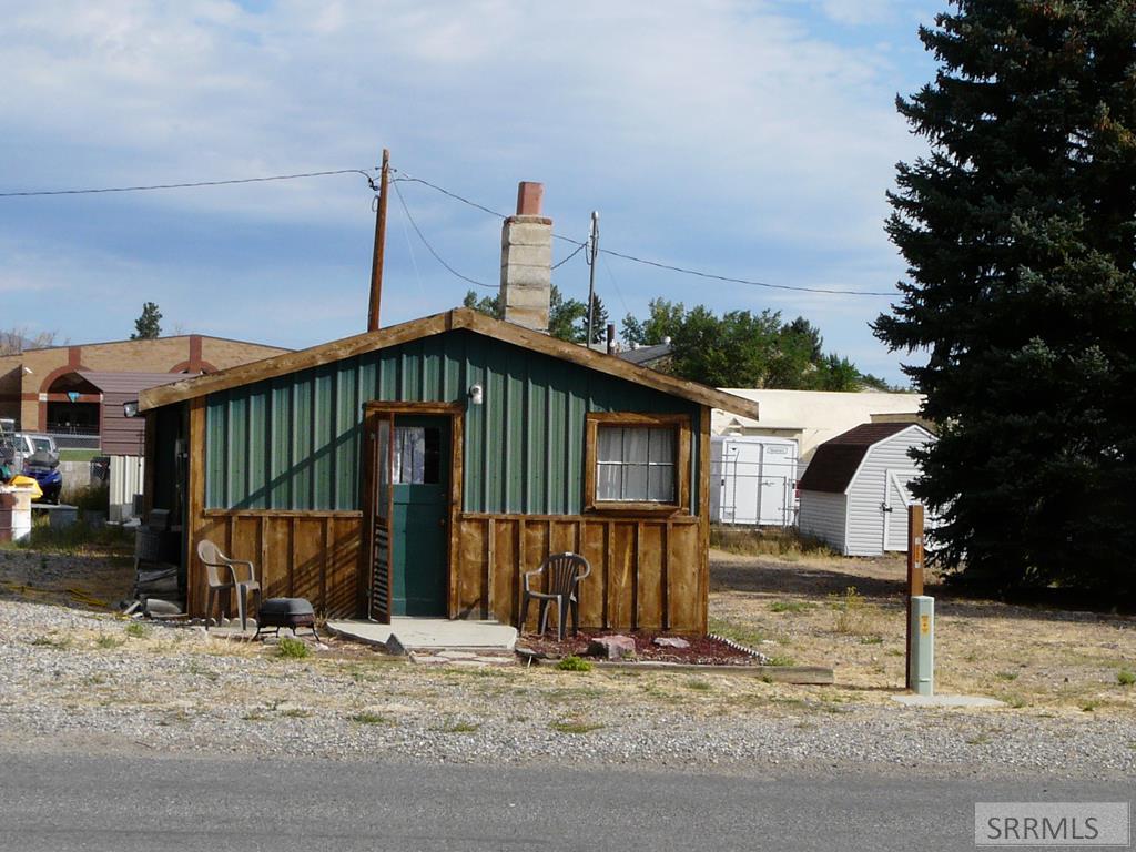 712 Valley Avenue Challis, ID 83226 - Photo 1 of 1 Main View