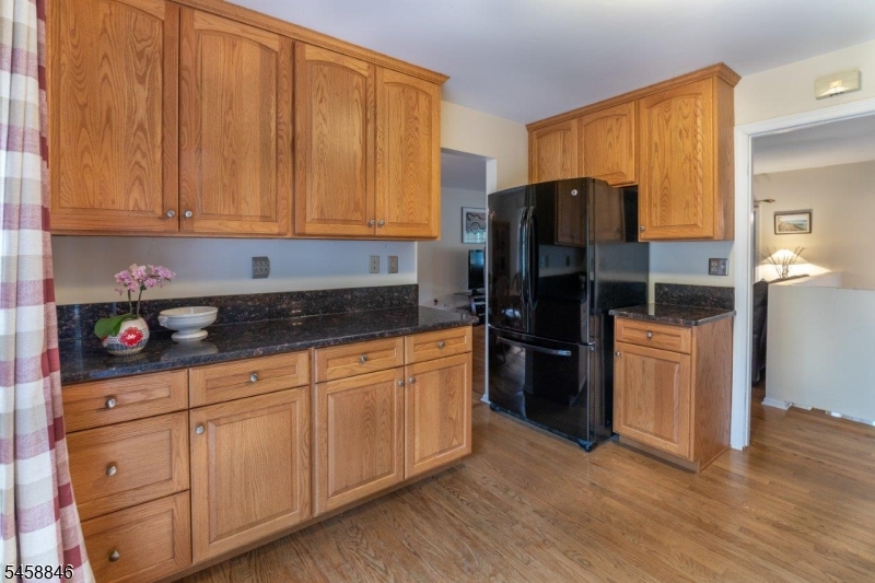 31 Woodland Road Chatham, NJ 07928 - Photo 16 of 21 Gallery Image 16