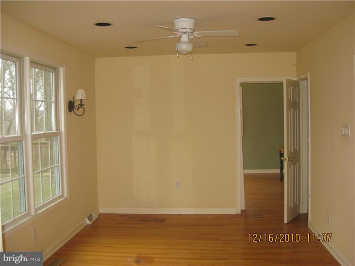 665 Pinetree Road Abington, PA 19046 - Photo 4 of 6 Dining Room