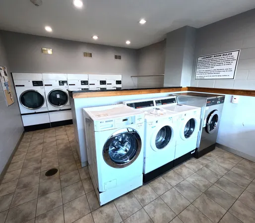 $2,695 | 6325 North Sheridan Road, Unit 2003, Chicago, IL 60660