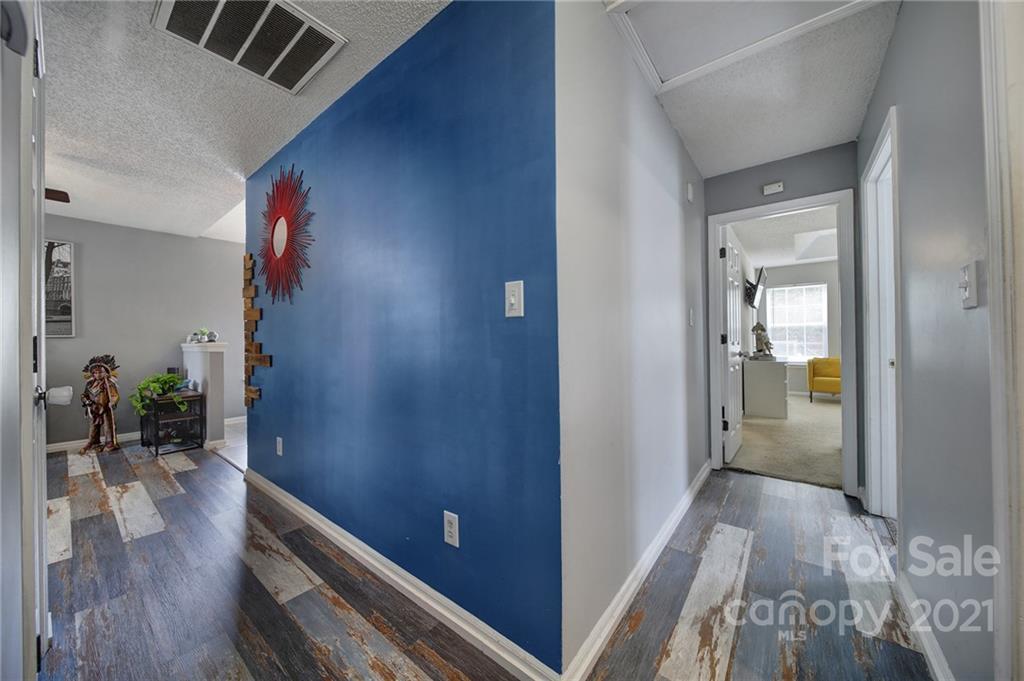 1244 Log Cabin Road Charlotte, NC 28213 - Photo 16 of 42 Gallery Image 16
