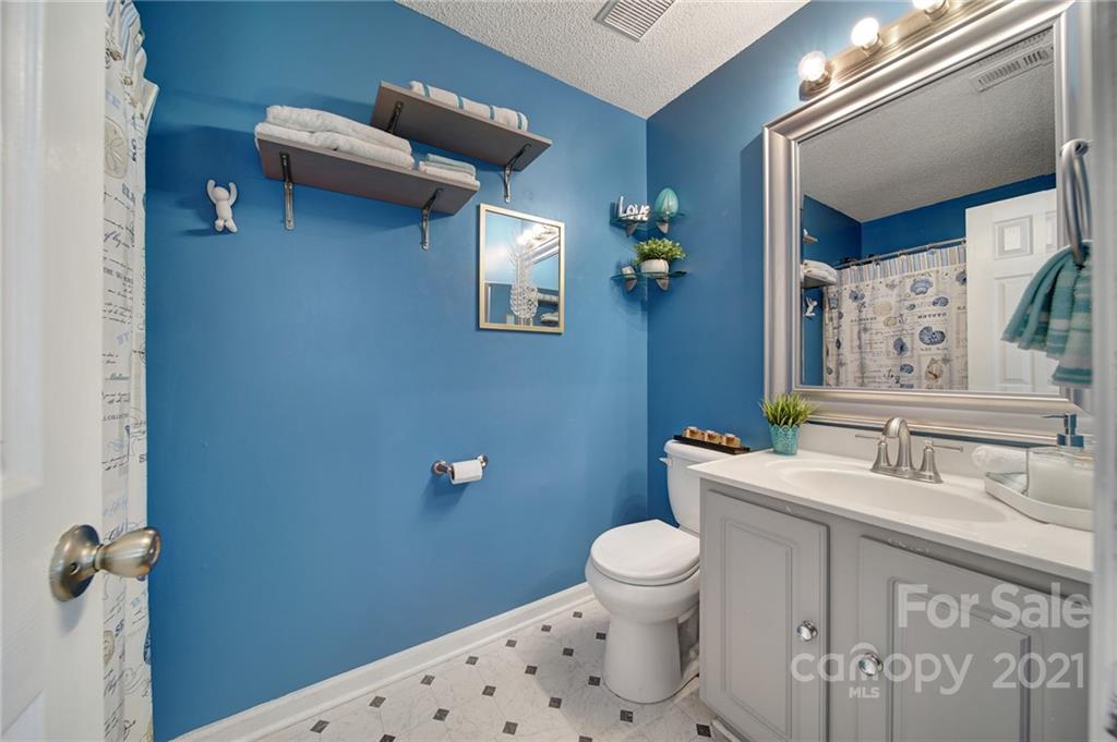 1244 Log Cabin Road Charlotte, NC 28213 - Photo 20 of 42 Gallery Image 20