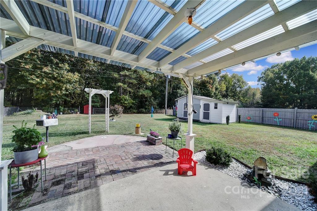 1244 Log Cabin Road Charlotte, NC 28213 - Photo 27 of 42 Gallery Image 27