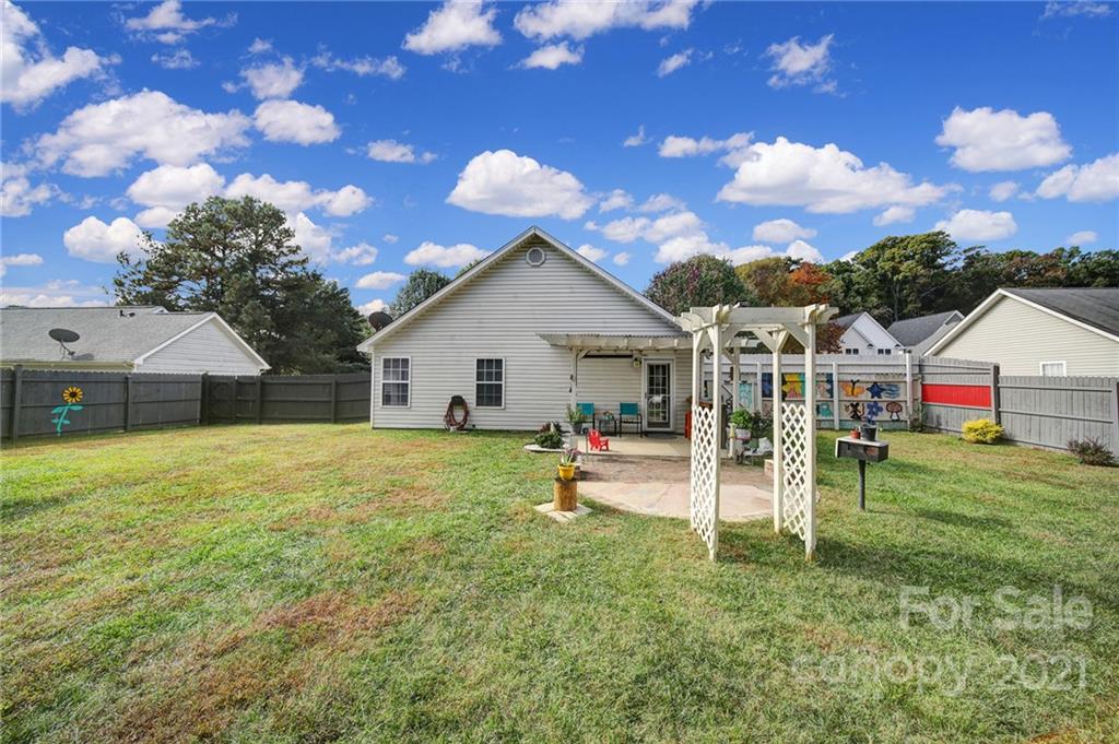 1244 Log Cabin Road Charlotte, NC 28213 - Photo 29 of 42 Gallery Image 29