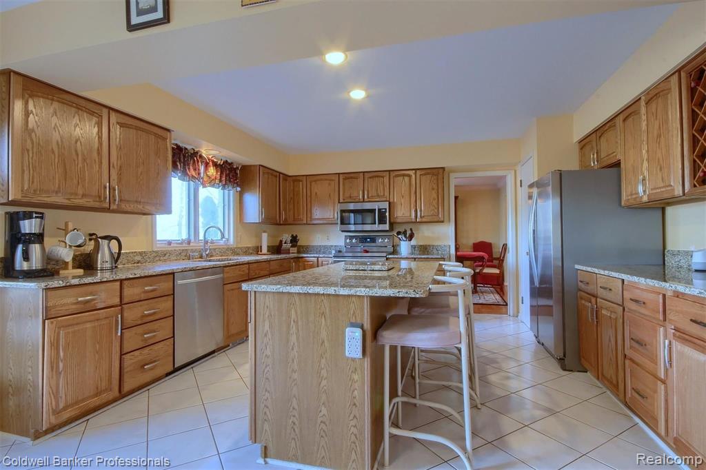 23285 Meridian Road Grosse Ile, MI 48138 - Photo 12 of 53