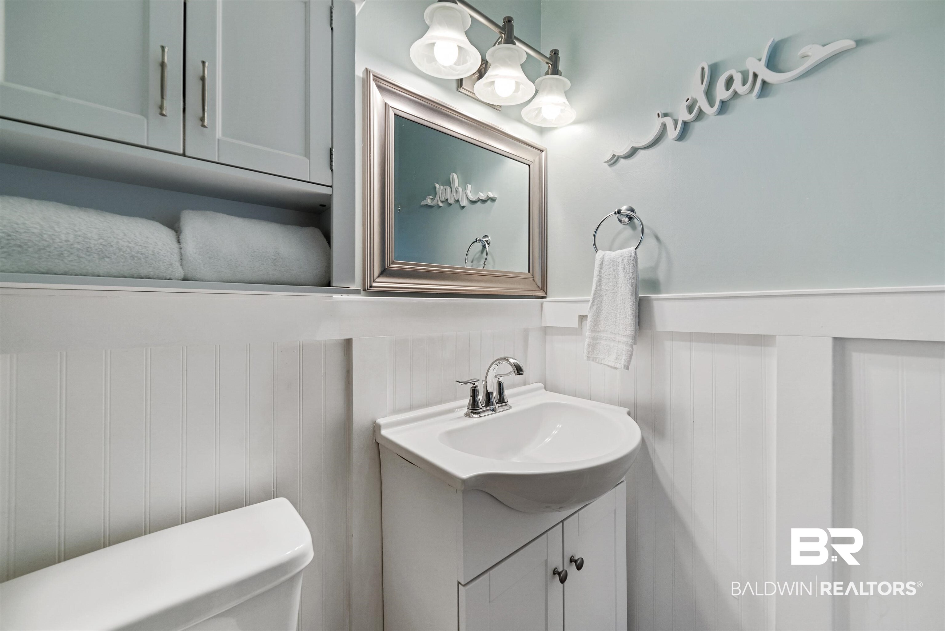 400 Plantation Road, Unit 2123 Gulf Shores, AL 36542 - Photo 18 of 44 Bathroom with vanity and toilet