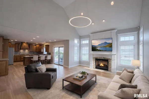 $535,000 | 6409 West Hazel Nut Drive, Edwards, IL 61528