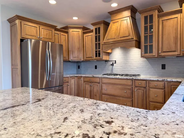 $535,000 | 6409 West Hazel Nut Drive, Edwards, IL 61528