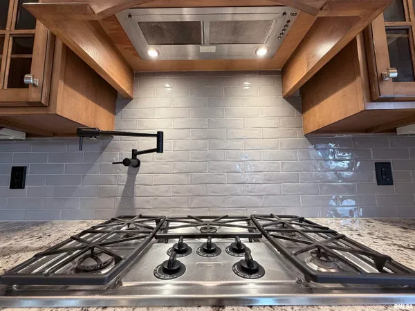 $535,000 | 6409 West Hazel Nut Drive, Edwards, IL 61528