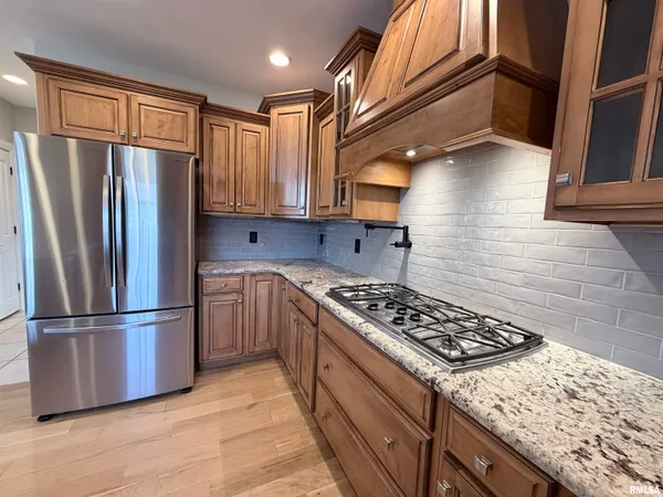 $535,000 | 6409 West Hazel Nut Drive, Edwards, IL 61528