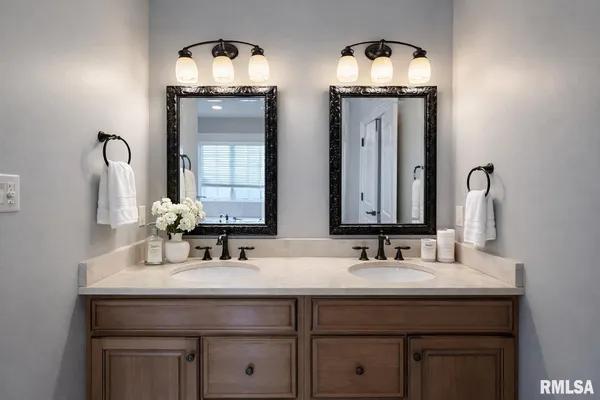 $535,000 | 6409 West Hazel Nut Drive, Edwards, IL 61528