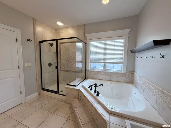 $535,000 | 6409 West Hazel Nut Drive, Edwards, IL 61528
