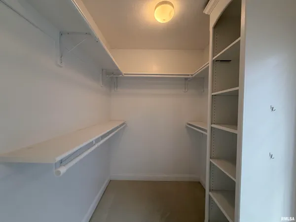 $535,000 | 6409 West Hazel Nut Drive, Edwards, IL 61528